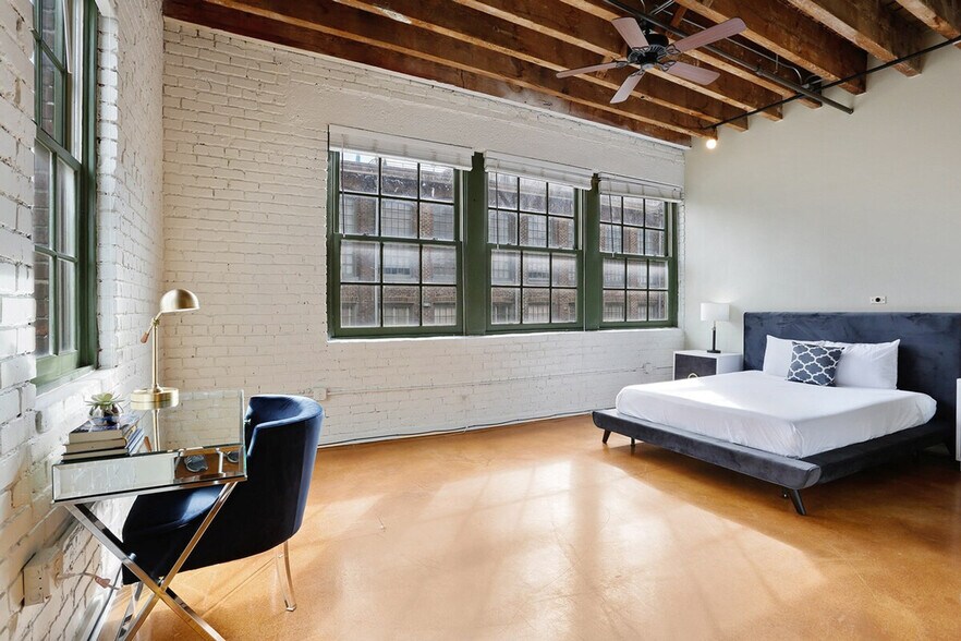 Building Photo - 1041 Constance St