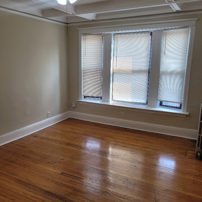 Building Photo - 4319 S Michigan Ave