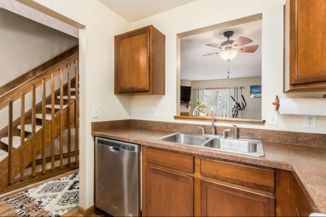 Building Photo - 1601 Holland Dr