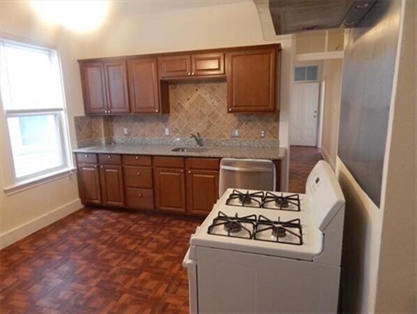 Building Photo - 11 Bellflower St