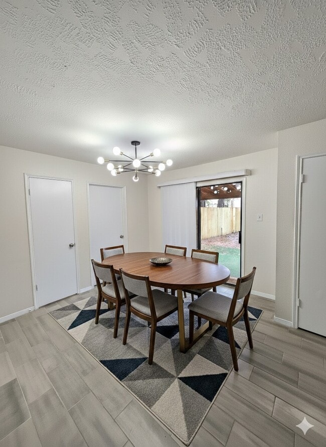 Building Photo - 10047 Emerald Creek Dr