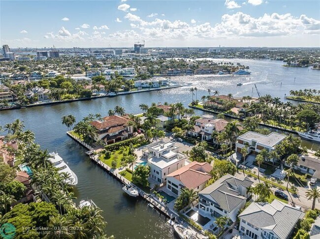 Building Photo - 808 Solar Isle Dr