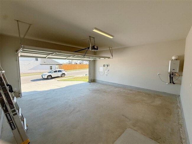 Building Photo - 12200 Dillon Fls Dr