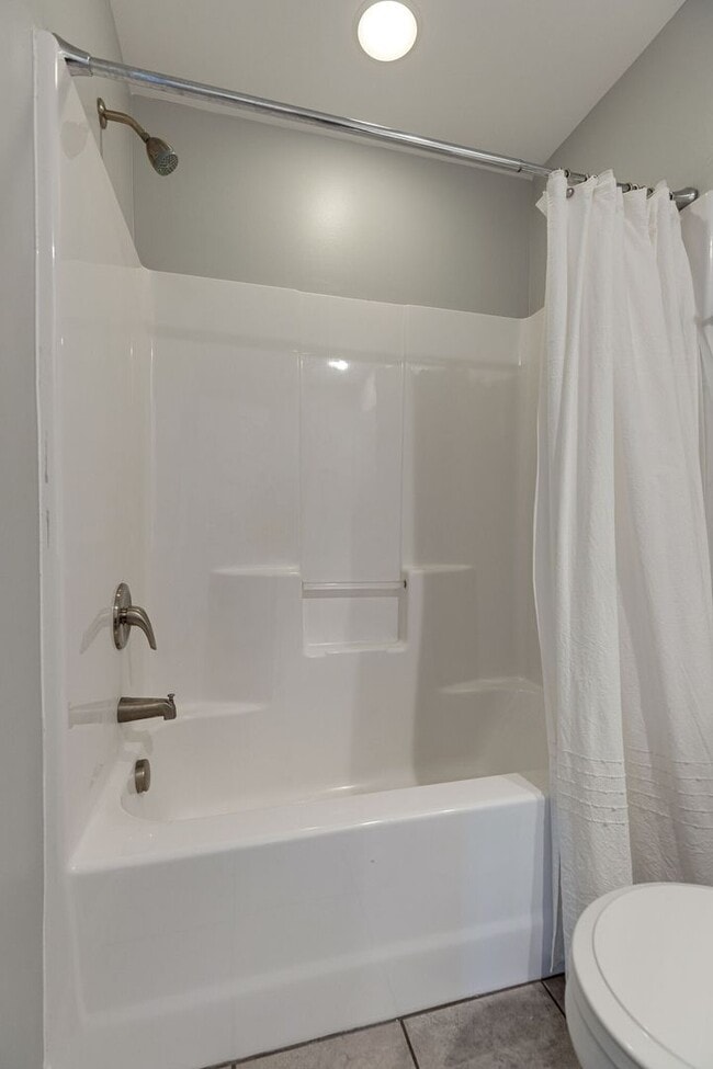 Building Photo - **Stunning 3BE/2.5BA home in a stellar nei...