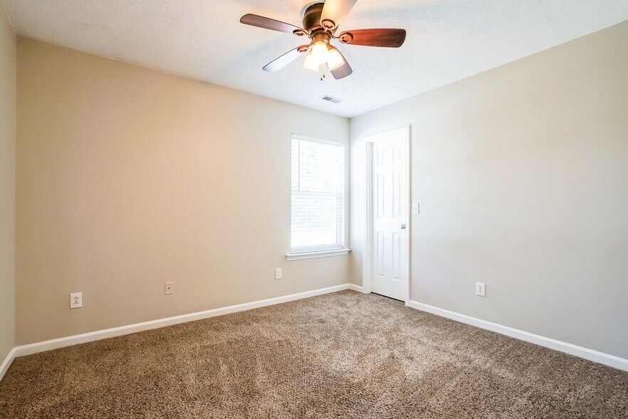 Building Photo - 7330 Great Laurel Dr