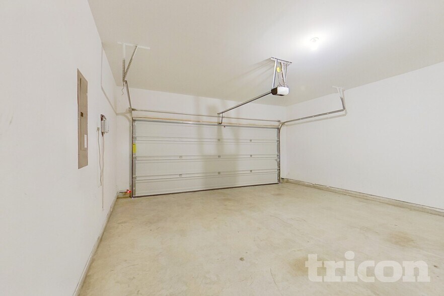 Building Photo - 440 Walpole Ct