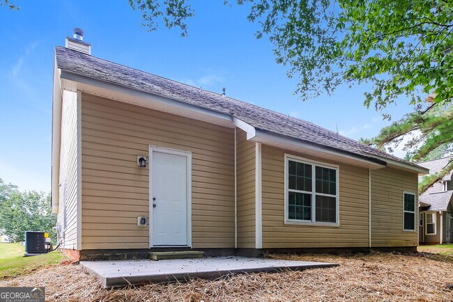 Building Photo - 230 Cinnamon Oak Cir
