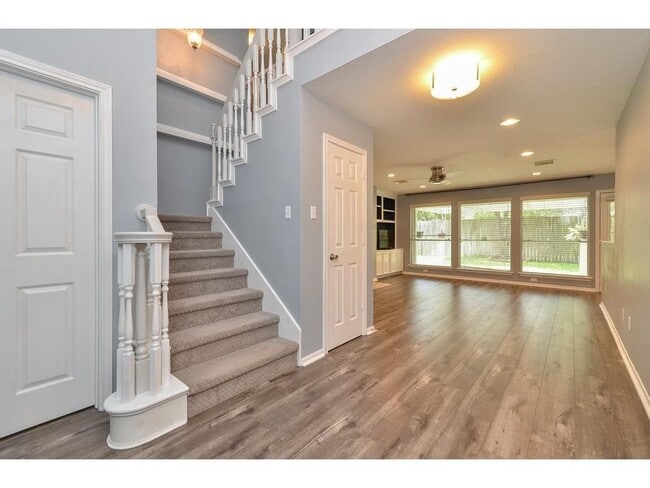 Building Photo - 6111 Dove Fern Ct