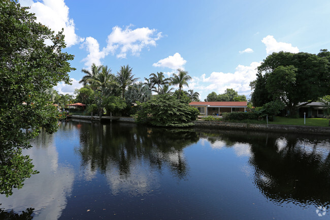 Building Photo - Venice Cove Apartments