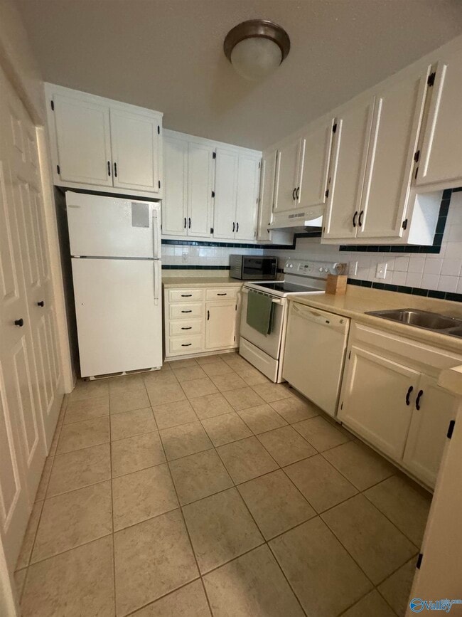 Building Photo - 2132 Belle Grove Dr SW