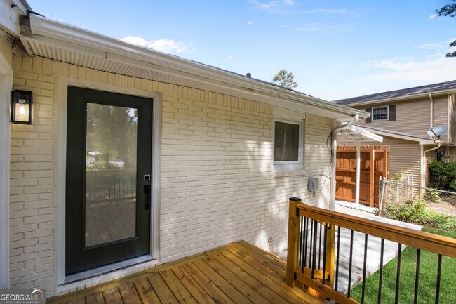 Building Photo - 2148 Green Forrest Dr