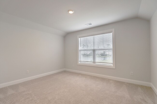 Building Photo - Cane Bay home available!