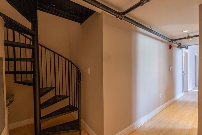 Building Photo - Cozy 1Bed/1Bath with Loft in Downtown Balt...