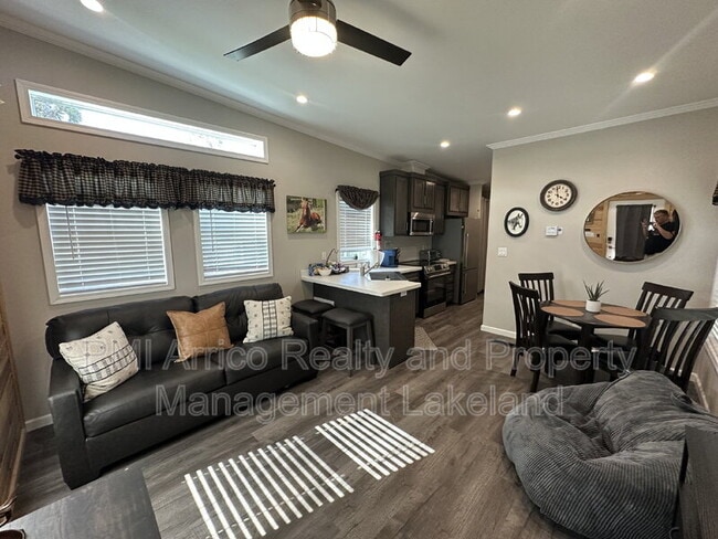 Building Photo - 112 E Appaloosa Trail