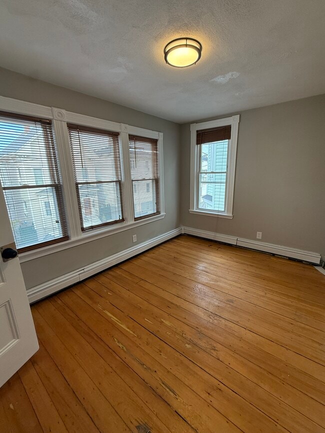 Building Photo - 5 Falcon St