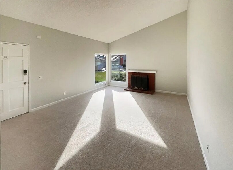 Building Photo - 22257 Emerald St