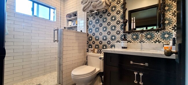 Building Photo - Midtown Ventura 3+2 Single Family Home $52...