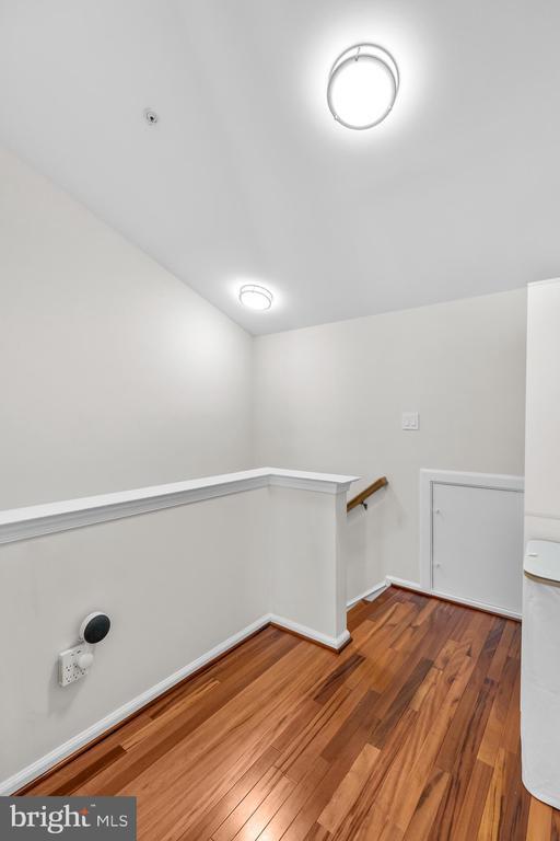 Building Photo - 381 Livermore Ln