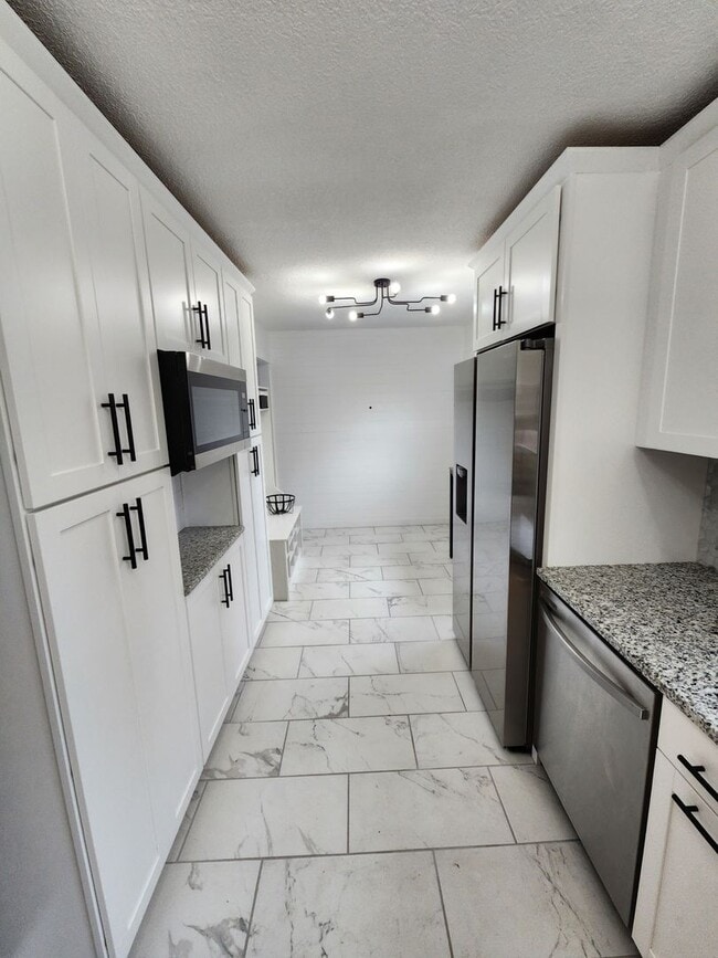 Building Photo - Beautiful 3-bedroom, 2-bathroom home in Be...