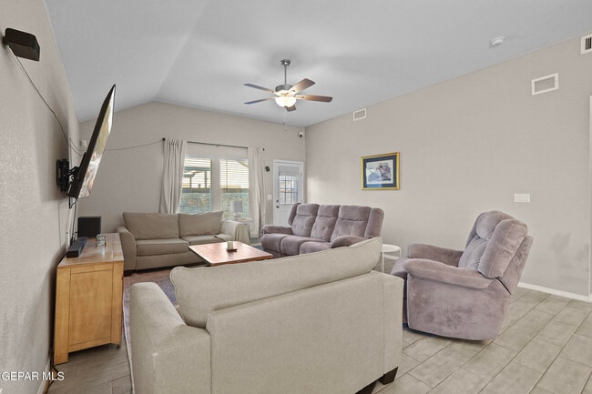 Building Photo - 12612 Don Norte St