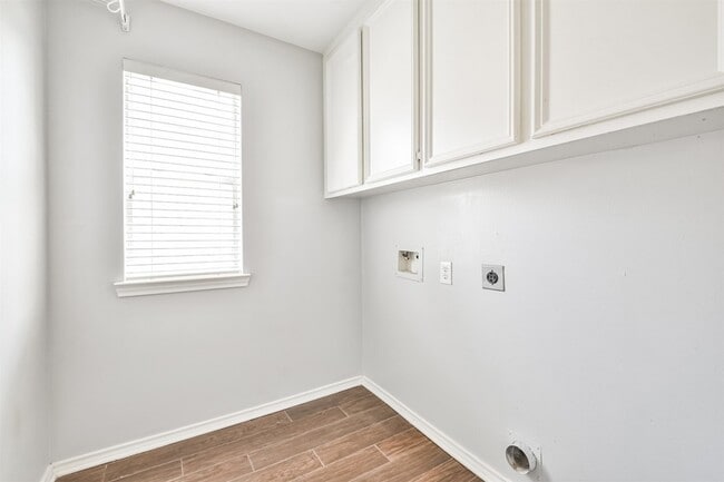 Building Photo - 18802 Half Volley Cir