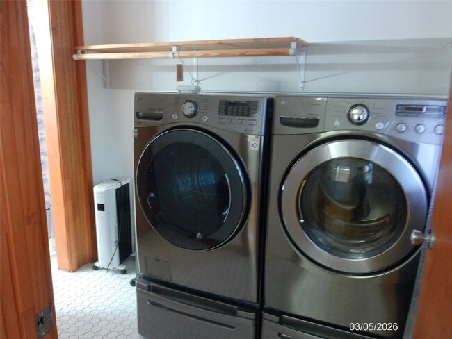 Building Photo - 4619 Ave S