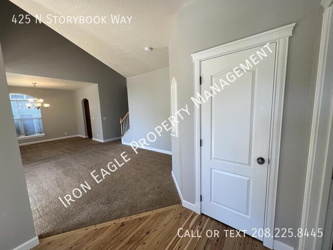 Building Photo - 425 N Story Book Way