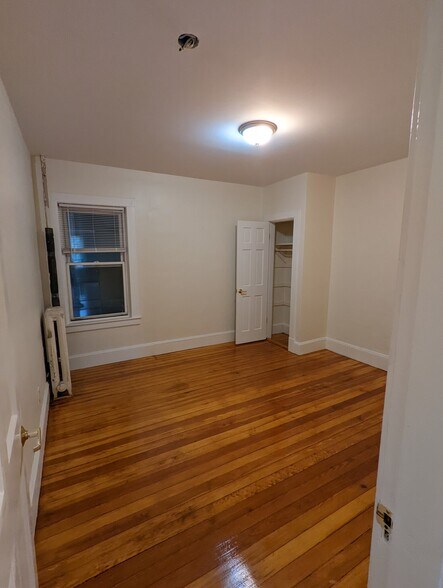 Building Photo - 132/5 Oxford St. Unit 5