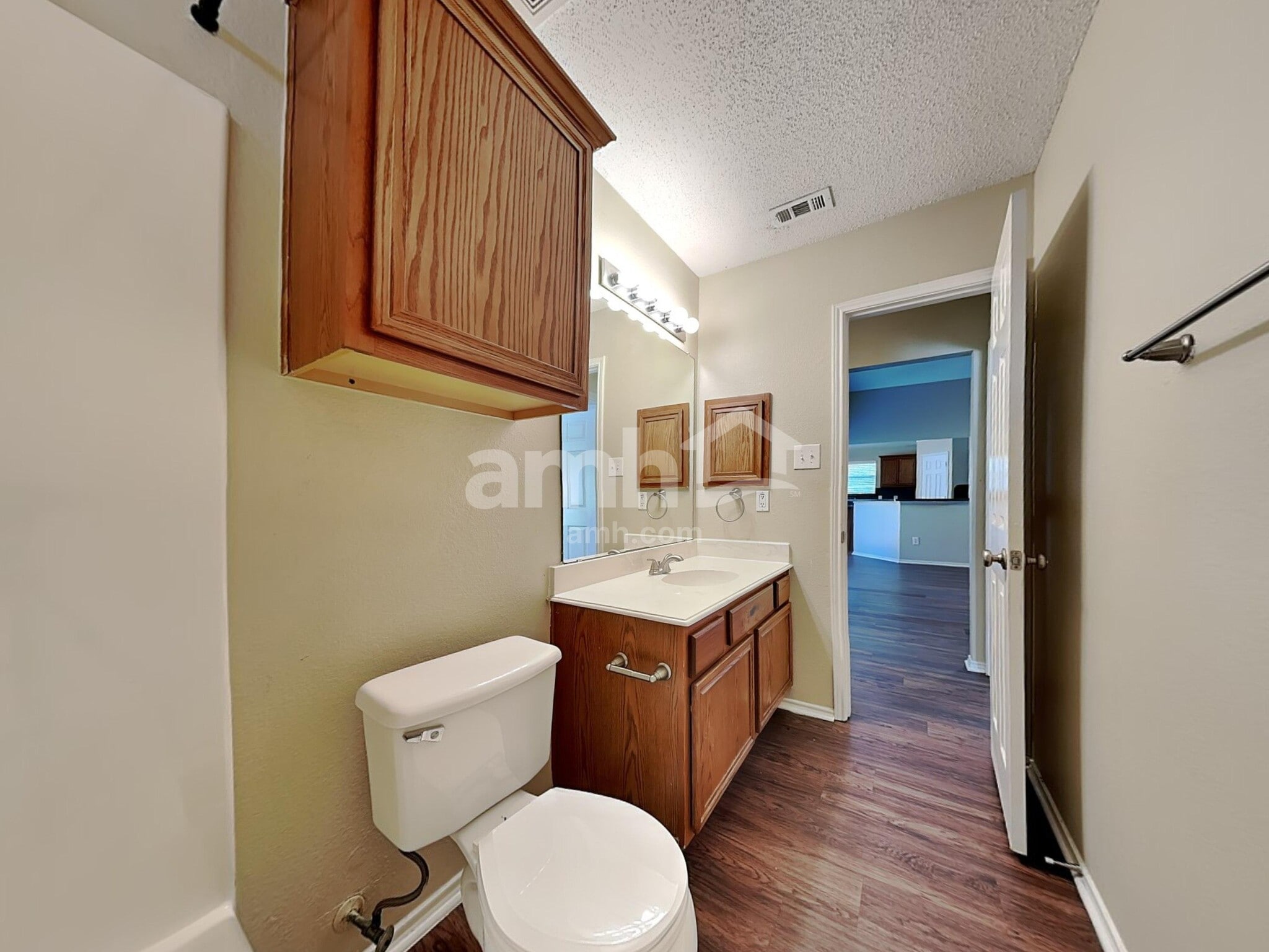 Building Photo - 733 Grandview Ave