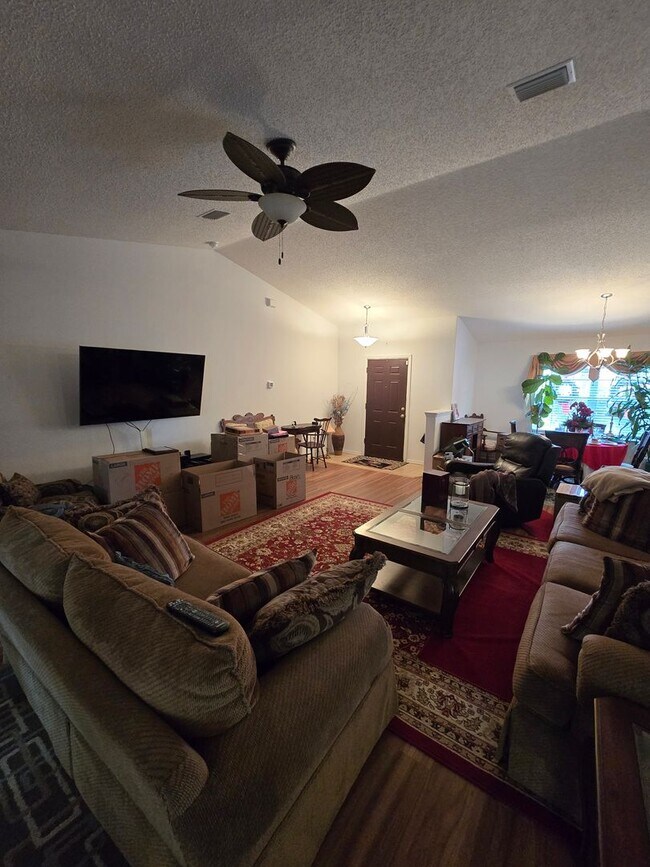 Building Photo - 46 Pickering Dr