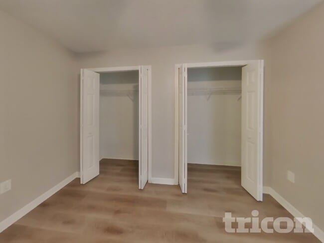 Building Photo - 2342 Sweetwater Blvd