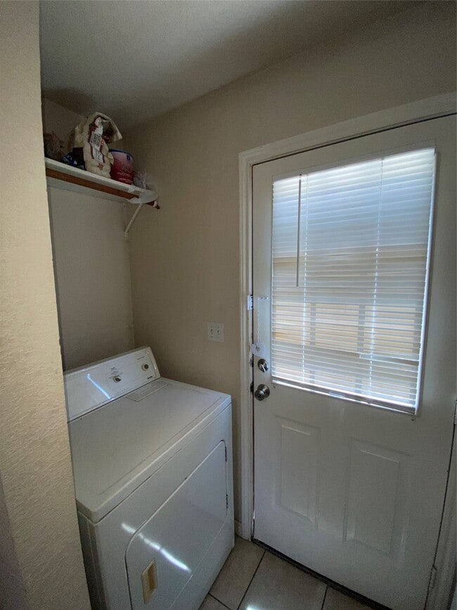 Building Photo - 150 Sendero Dr