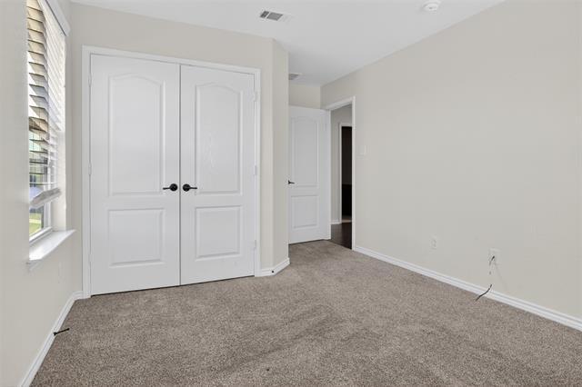 Building Photo - 8728 Maple Ridge Trail
