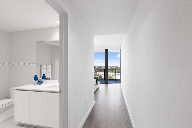 Building Photo - 1116 N Ocean Blvd