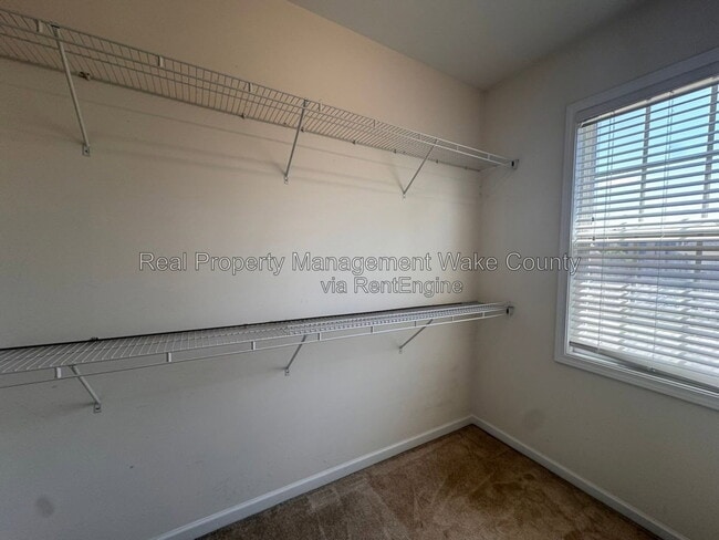 Building Photo - 1365 Regulator St