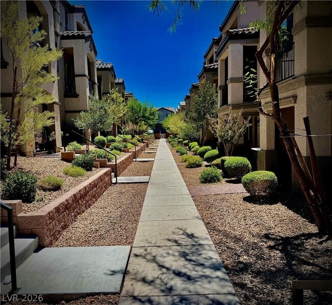 Building Photo - 523 Cattleya Pl
