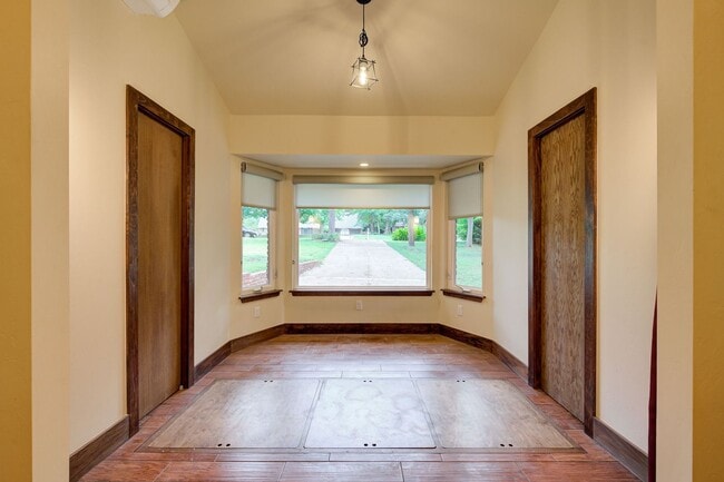 Building Photo - 2429 Cedar Oak Dr