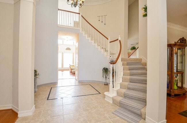 Building Photo - 7934 Woodcrest Ct