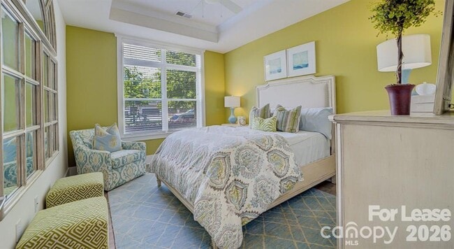 Building Photo - 16408 Holly Crest Ln