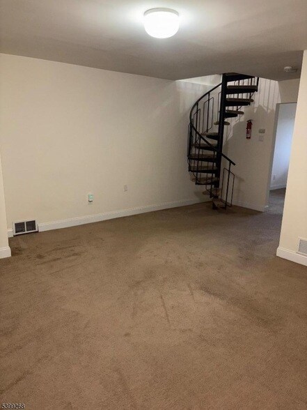 Building Photo - 7 Deer Valley Ln