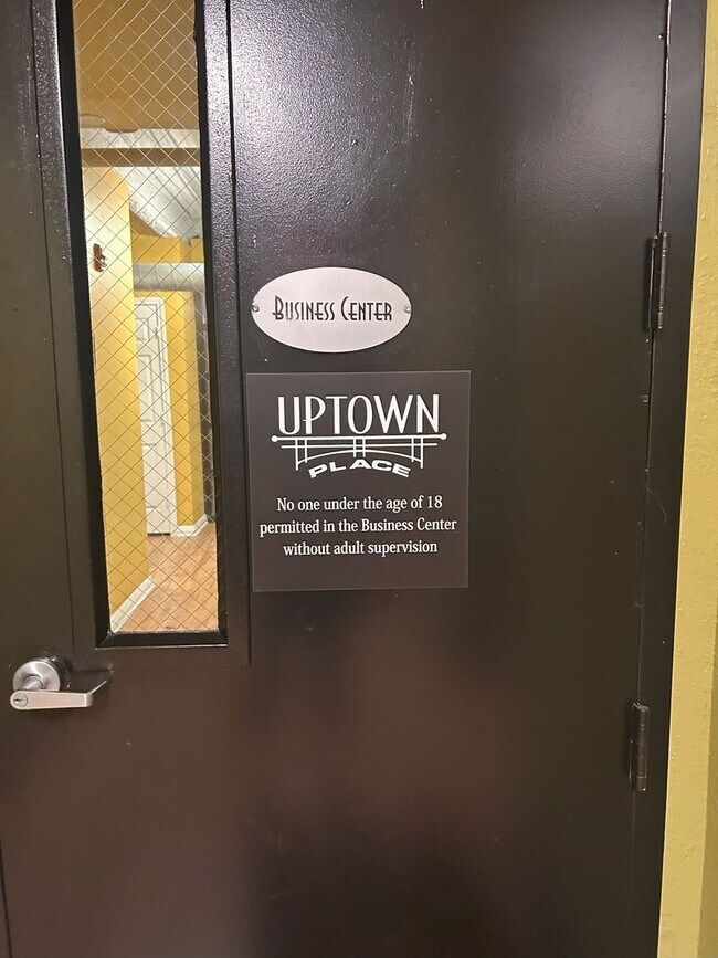 Building Photo - Beautiful 1/1 in Uptown Place!!