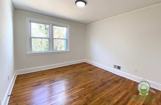 Building Photo - 22 Dale Dr