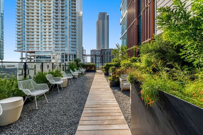 Building Photo - Luxury Condo with Skyline Views