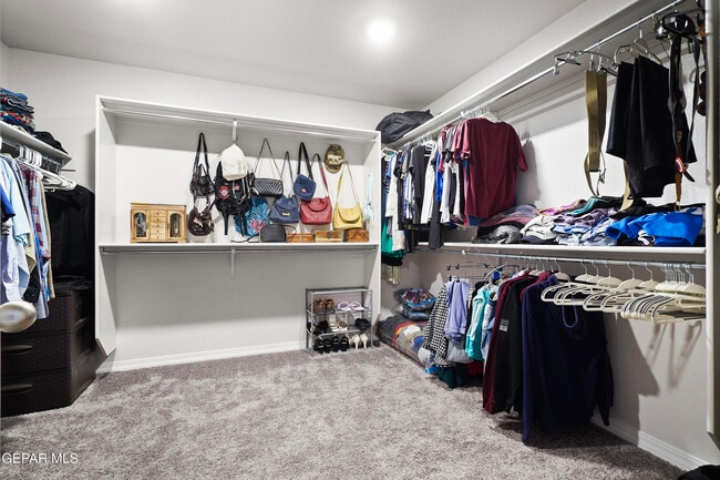 Building Photo - 6024 Hidden Psge Ave