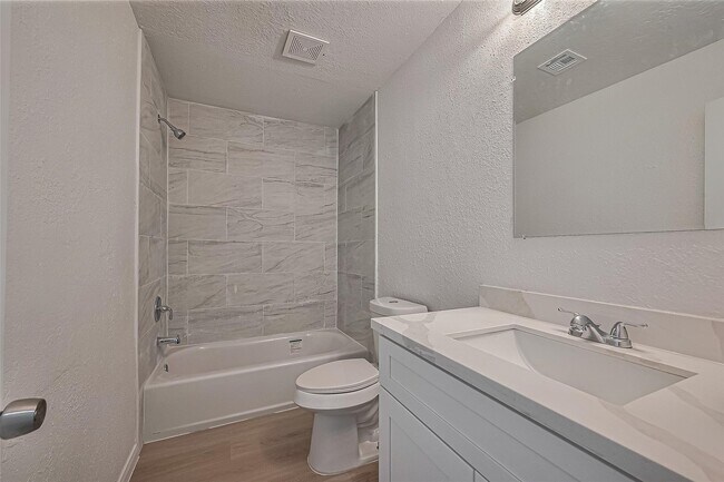Building Photo - 6219 Canada Dr