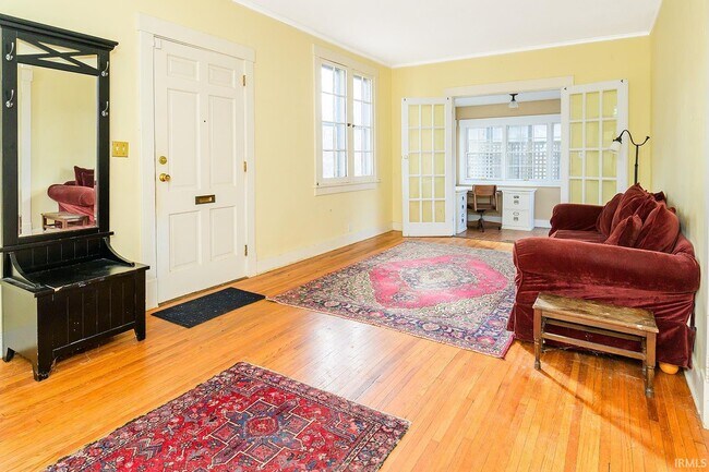 Building Photo - 720 S Park Ave