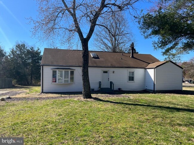 Building Photo - 17207 Manning Dr