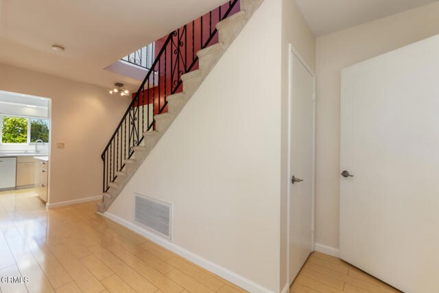 Building Photo - 1932 Hilldale Dr