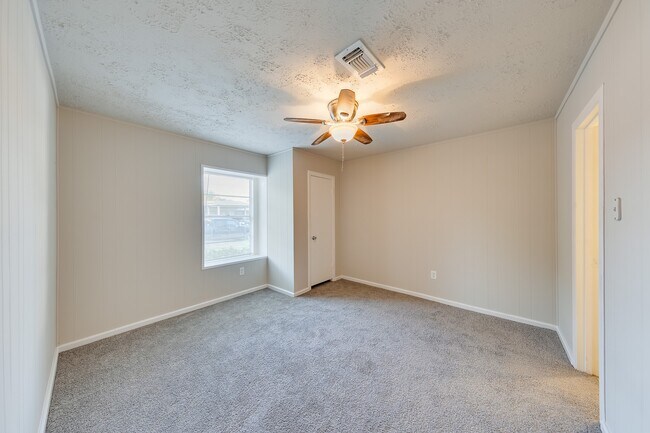 Building Photo - 713 Northbend Dr