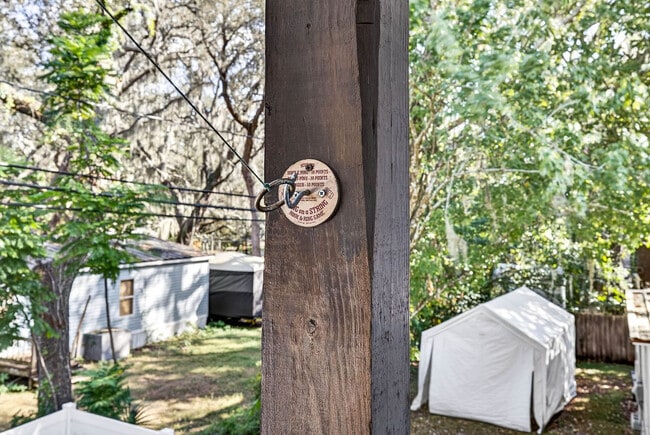 Building Photo - 1826 Beachway Ln